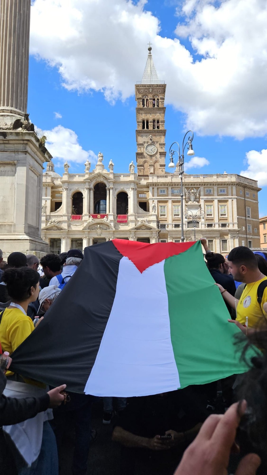 حضور شبابي ورسالة سلام من الأرض المقدسة