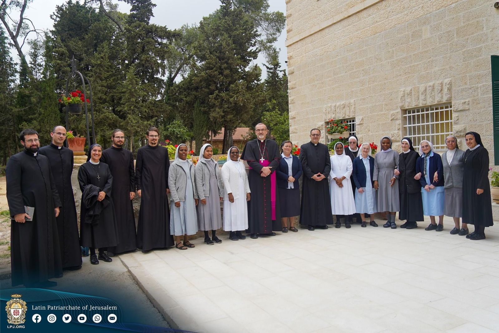 الكهنة والراهبات