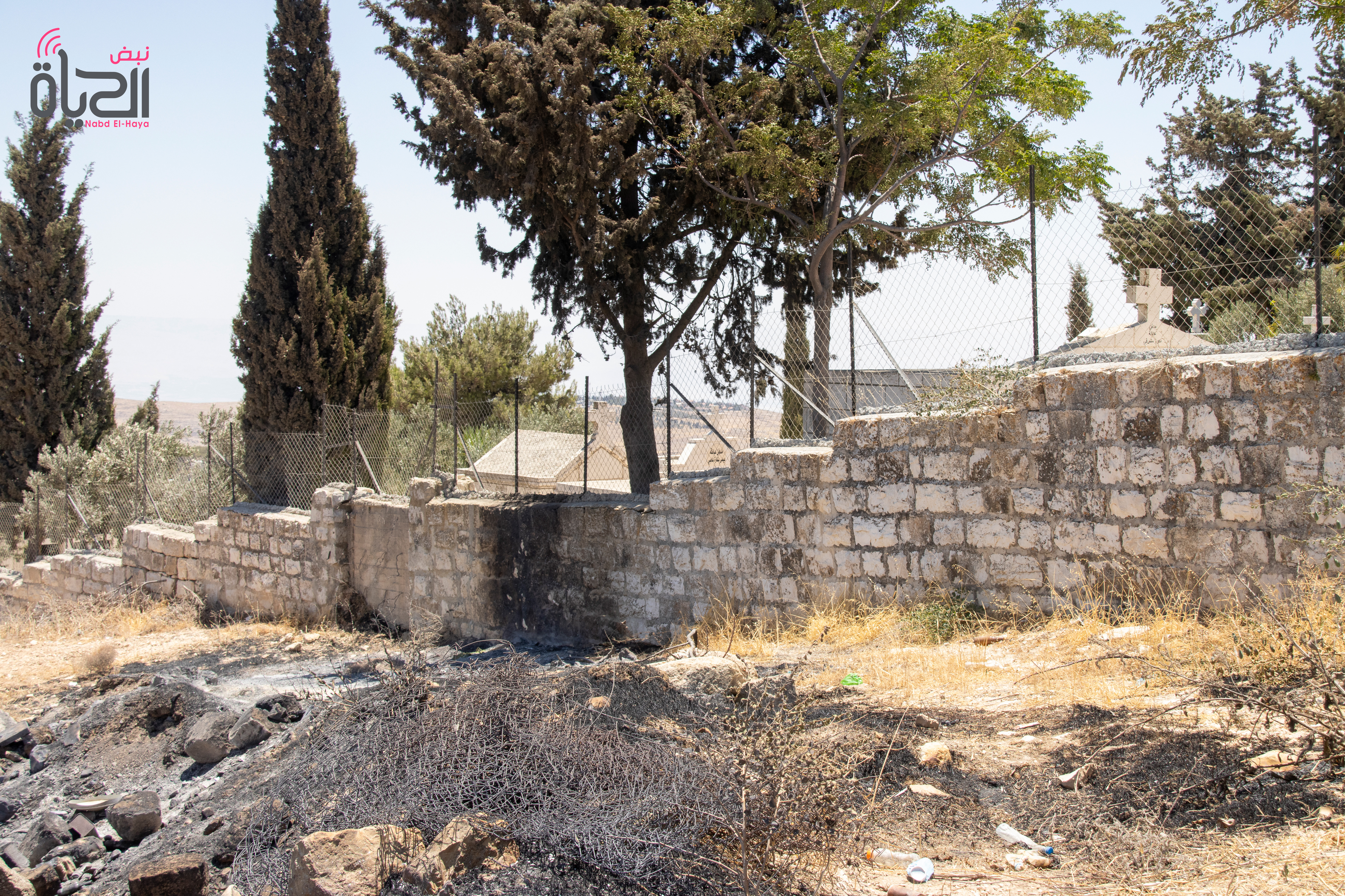 القنصل اليوناني يزور الطيبة ويطّلع على اعتداءات المستوطنين