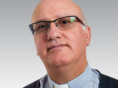 الأب عماد الطوال