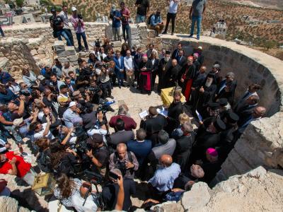 تضامن كنسي وروحي عالمي مع الطيبة ورفض قاطع لاعتداءات المستوطنين