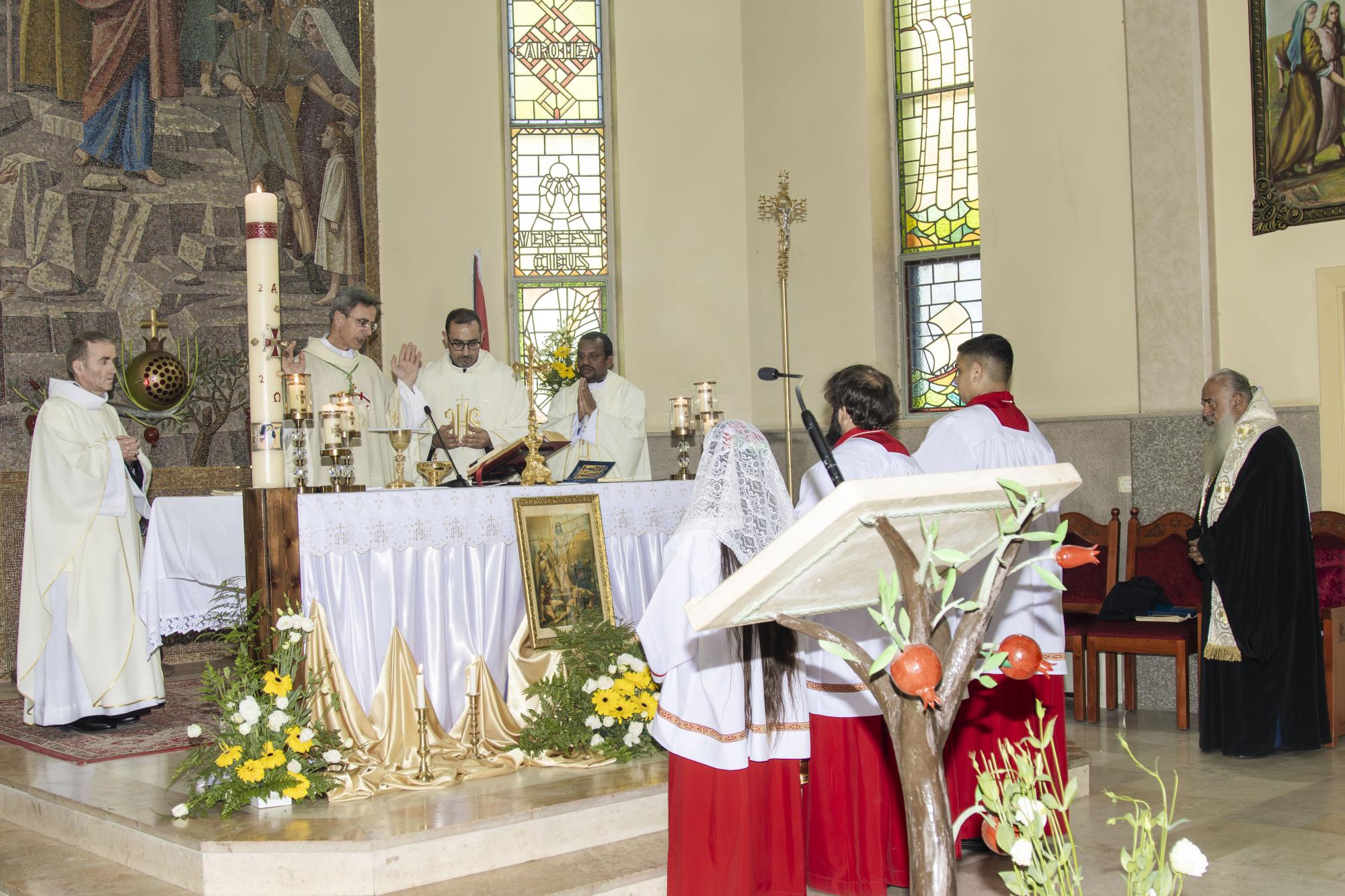  كنيسة المسيح الفادي للاتين في بلدة الطيبة