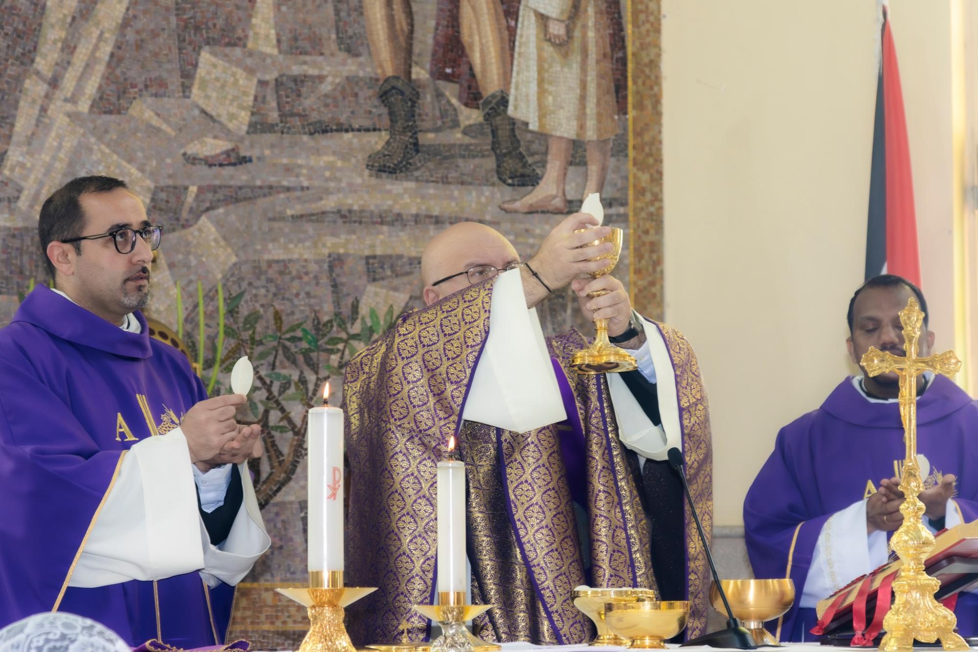 الطيبة تحيي إرثها المسيحي: قداس في ذكرى لجوء المسيح للطيبة وتأسيس الرعية